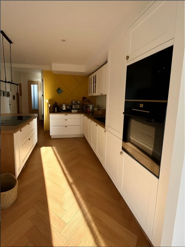 Pose de cuisine et pose de parquet